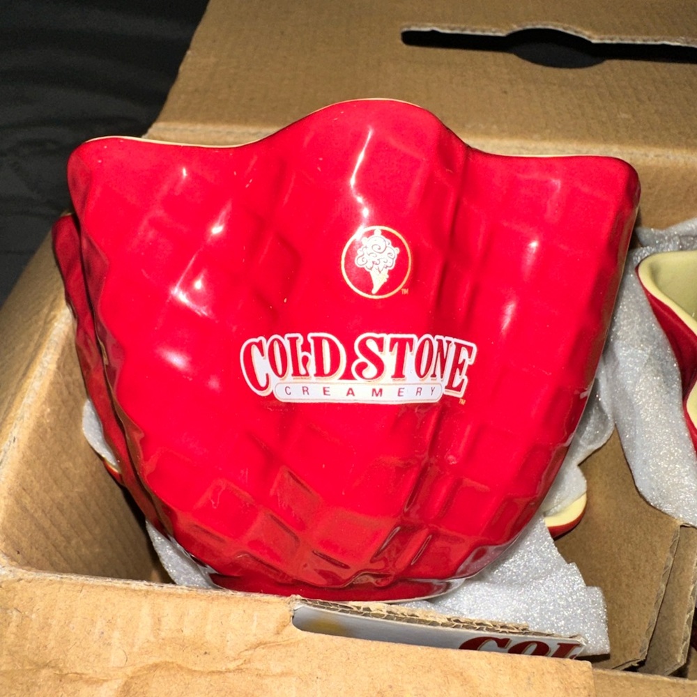 Cold Stone Creamery Ceramic Waffle Bowl Set (4)